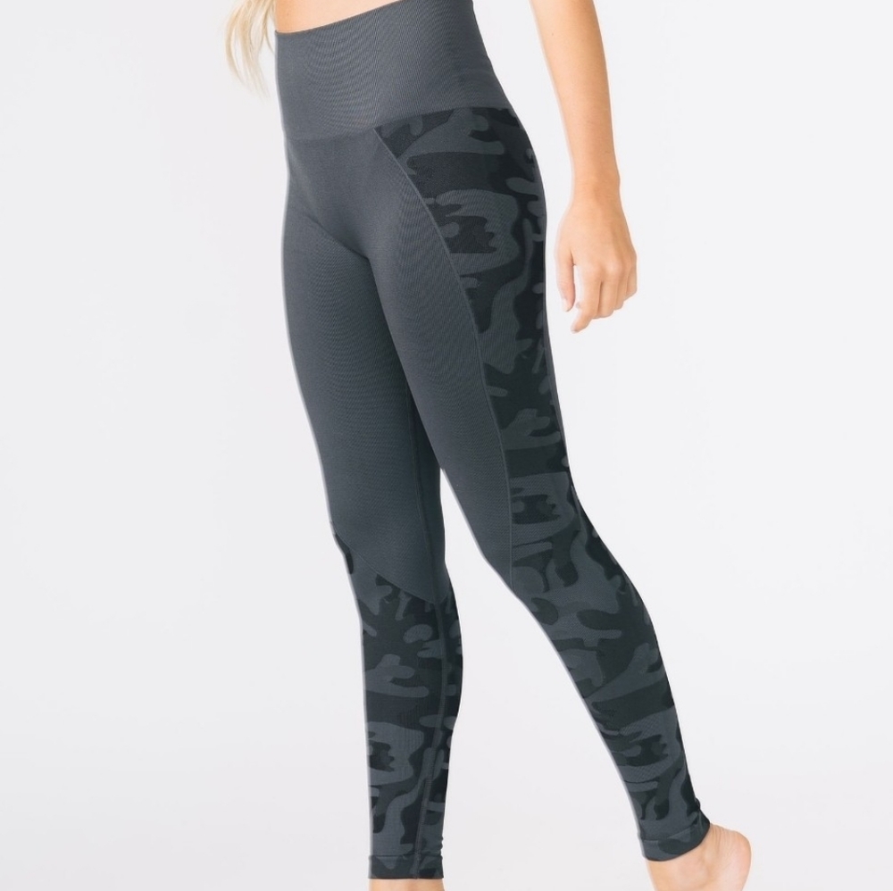 Grey camo leggings